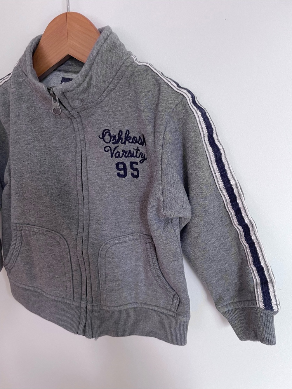 $4 💥Oshkosh Y2K Varsity Full Zip-Up Fleecy Sweatshirt Jacket,, Arm Stripes